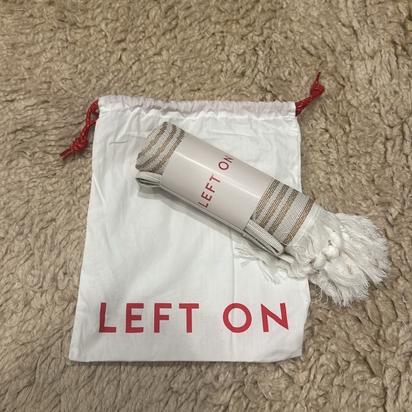 NWT Left On Friday Pool Towel, Tan/white - Picture 6 of 6